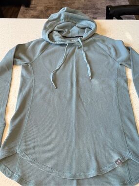 Under Armour Woman's Light Green Hooded Thermal